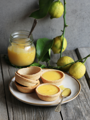 Tassie cups with lemon curd filling