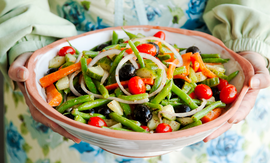 A Healthy Hot-Weather Lunch: Summer Vegetable Salad