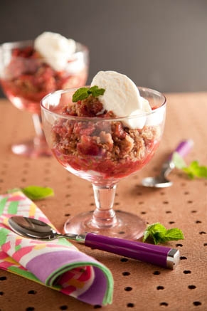 Lighter Strawberry Rhubarb Ginger Crisp Recipe